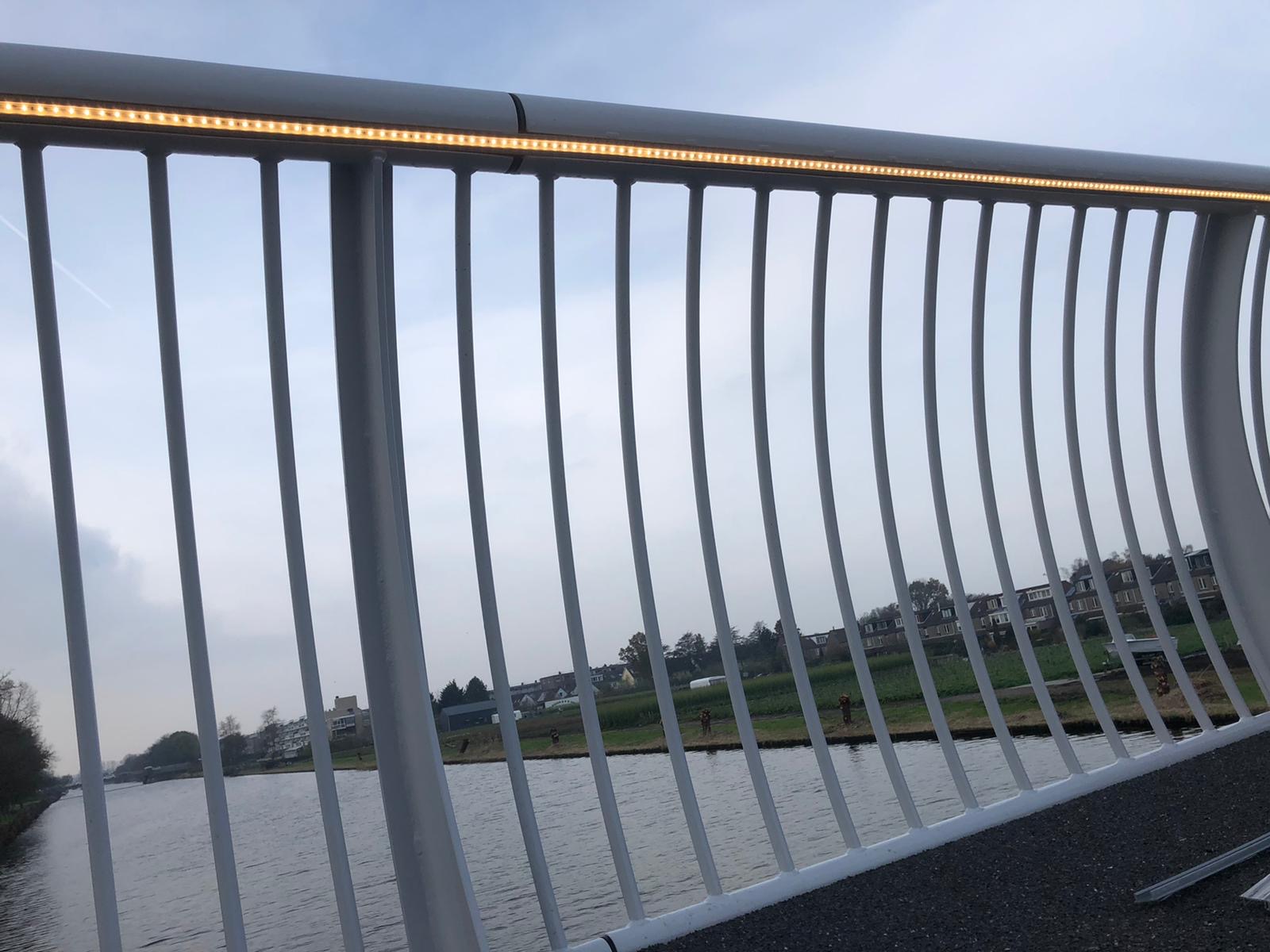 Jan Hendrik Oortbrug Oegstgeest verlichte leuning